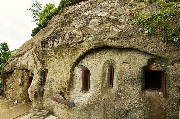 Manastirea-Cetatuia-Negru-Voda-20110221172708