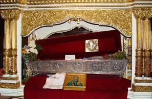 vesmantul-sfintei-cuvioase-parascheva-5