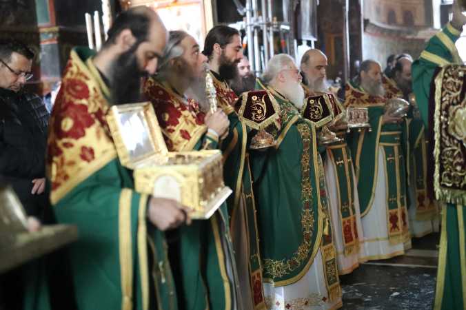 De ce ne rugăm la Dumnezeu când el însuși a spus că știe mai dinanite de ce avem nevoie? - Fotoreportaj de la privegherea împotriva pandemiei