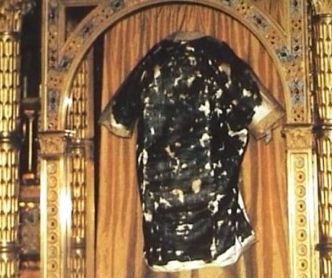 camasa-lui-hristos-expunere-exceptionala-iar-pentru-camasa-mea-a